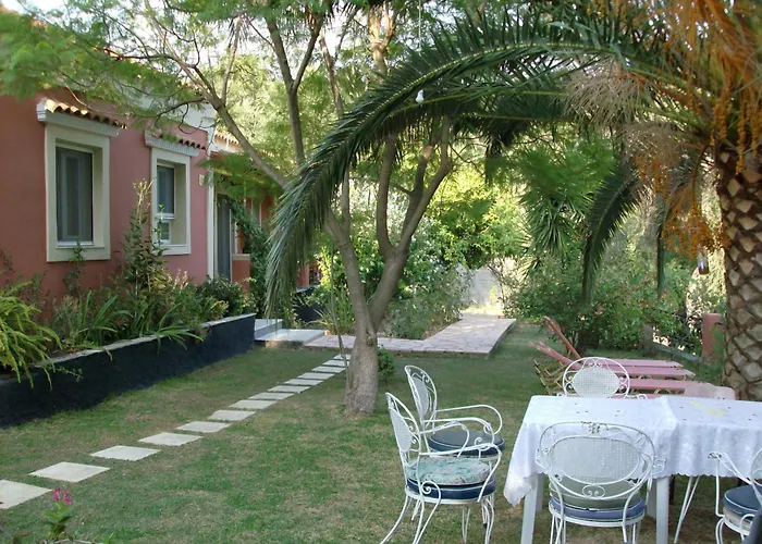 Bozikis Apartments & Studios